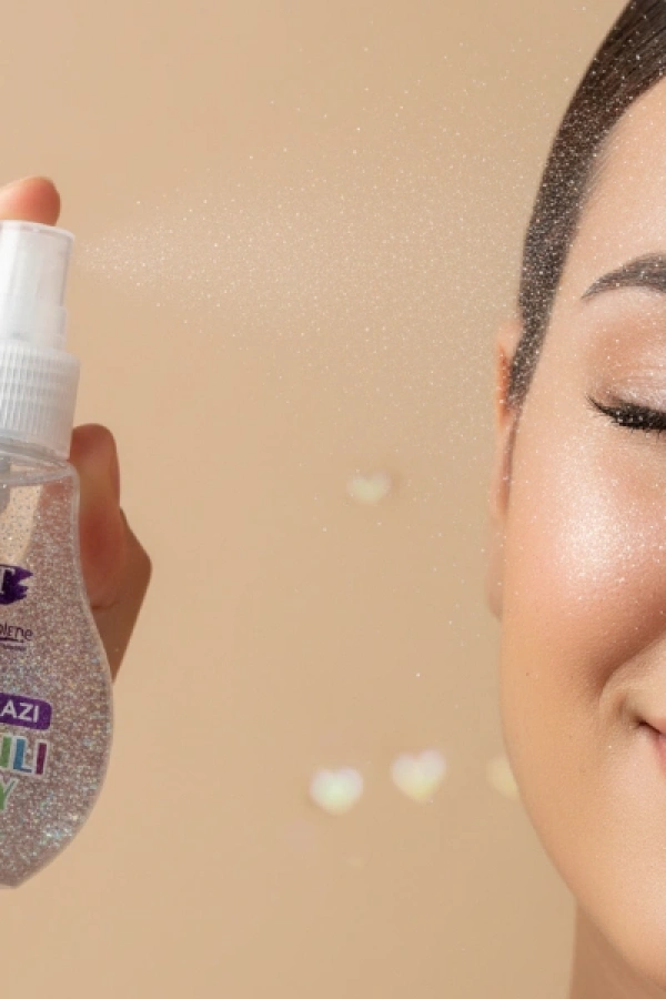 Parıltılı Sprey Makyaj Bazı