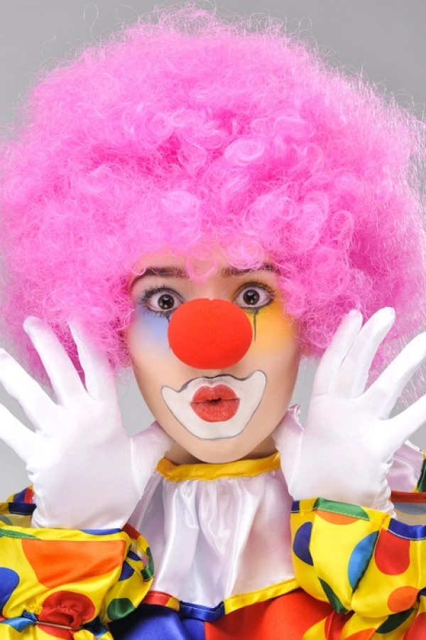 Pembe Renk Kıvırcık Bonus Peruk ve Kırmızı Burun Seti