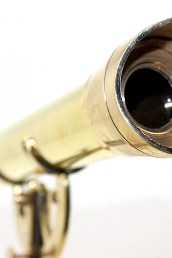 Pirinç Ayaklı Dürbün