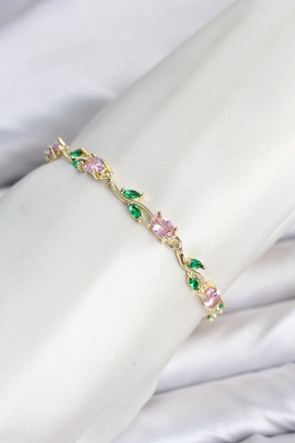 Pirinç Gold Renk Pembe Zirkon Taşlı Çiçek Model Kadın Bileklik