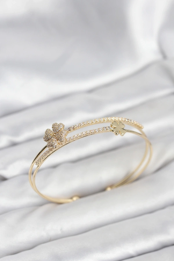 Pirinç Gold Renk Yonca Model Kadın Bileklik