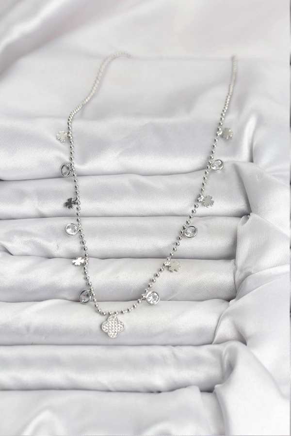 Pirinç Gümüş Renk Yonca Model Kadın Kolye