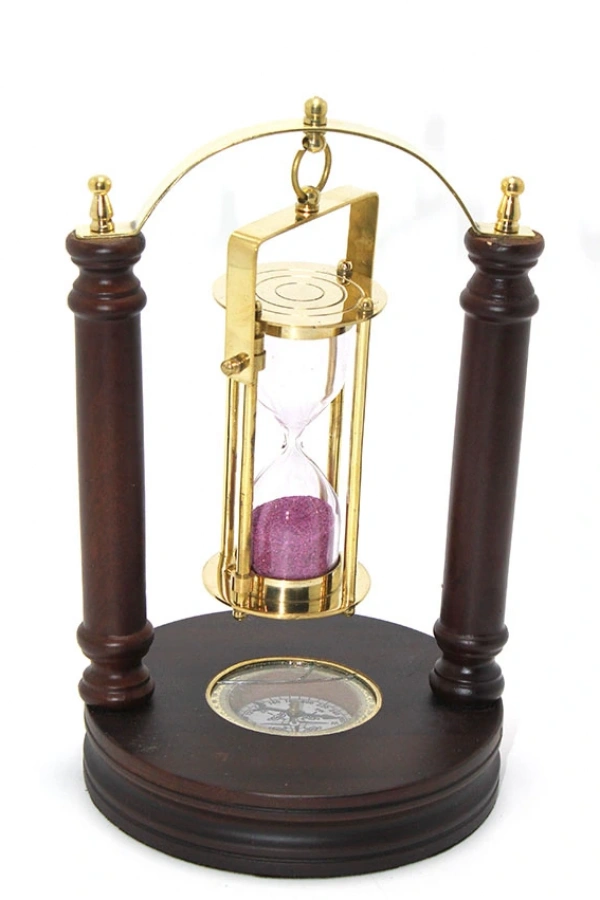 Pirinç Kum Saati Ve Pusula