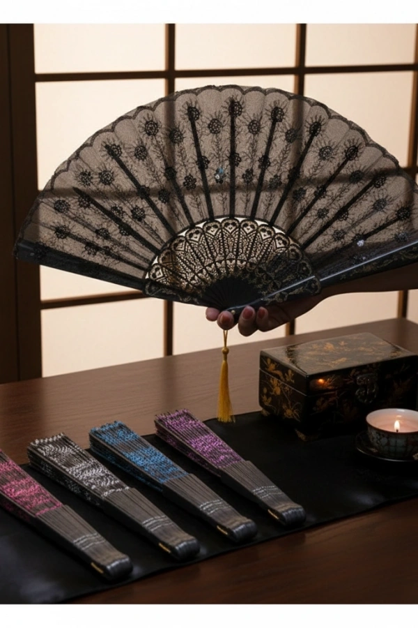 Plastik Pullu Yelpaze Siyah Renk