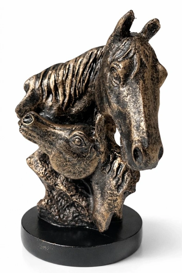 Polyester At Büstü