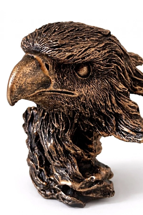 Polyester Kartal Büstü