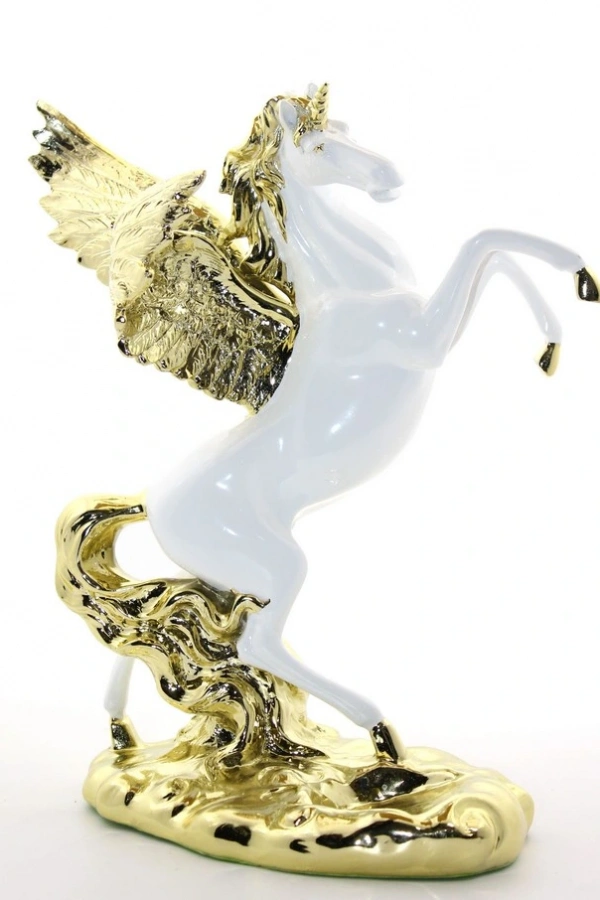 Polyester Şahlanan Kanatlı At Figürü