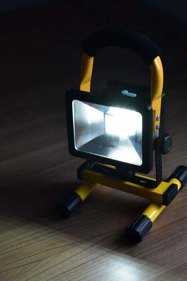 Şarjlı Spot Lamba Projektör Wt-329