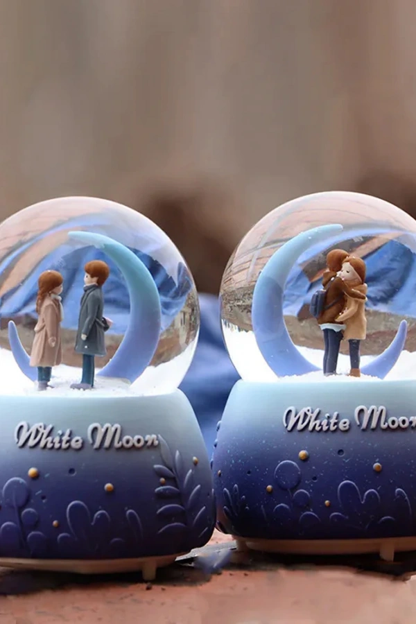 Sevimli Çift Pilli Işıklı Kar Küresi