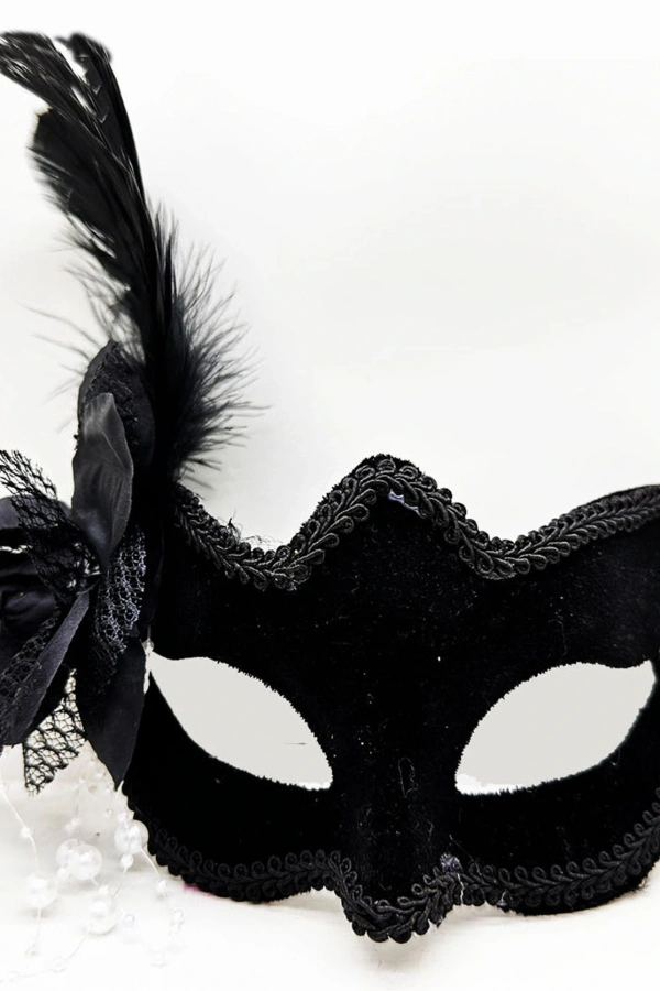 Siyah Süet Yandan Tüylü İncili Parti Maskesi