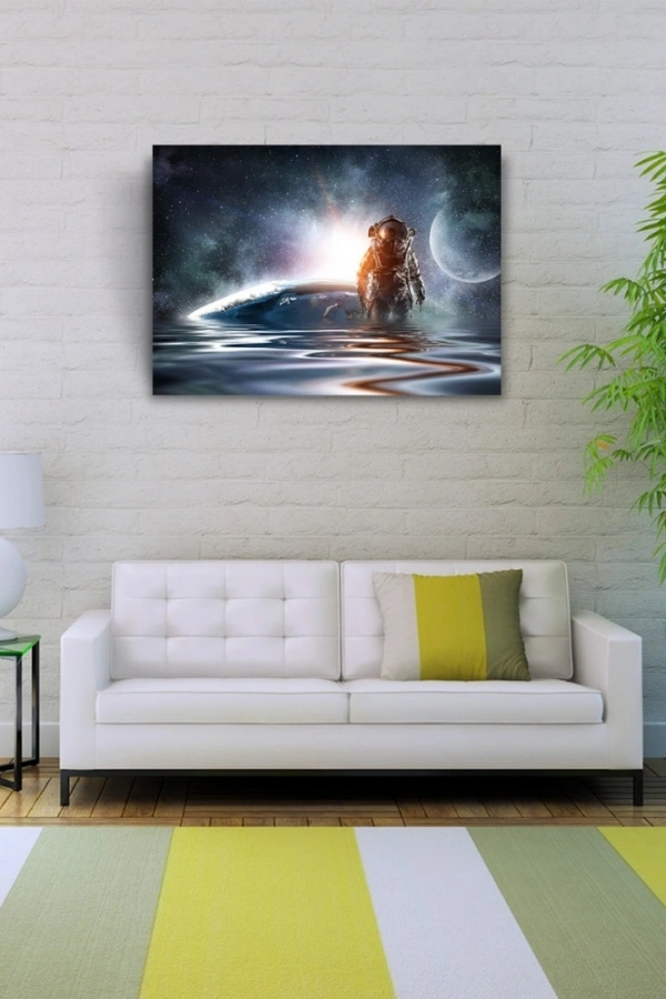 Su bulunan Gezegen ve Astronot Kanvas Tablo 50 x 70