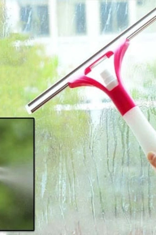Su Hazneli ve Spreyli Cam Silme Aparatı