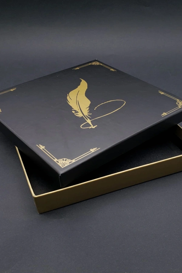 Tüylü Kalem Tasarımlı Hediye Kutusu