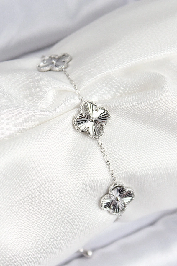 VIP Pirinç Yonca Model Gümüş Renk Kadın Bileklik