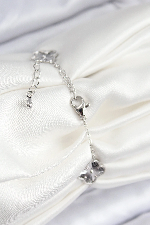 VIP Pirinç Yonca Model Gümüş Renk Kadın Bileklik