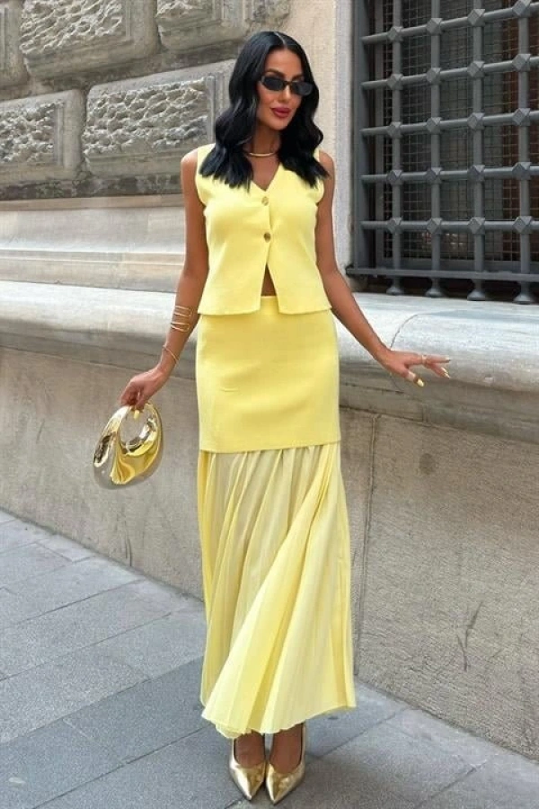 Yelekli Ve Pilise Etekli Triko Takım 10001