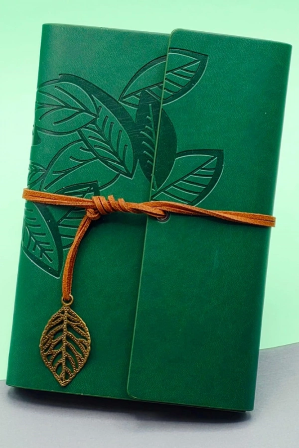 Yeşil Yaprak Desenli Deri Defter
