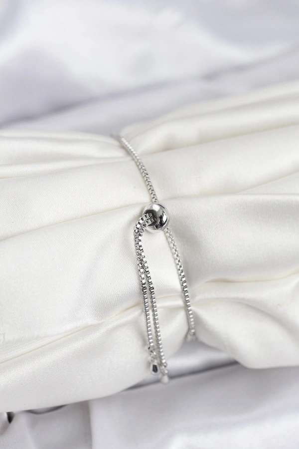 Yonca Model Zirkon Taşlı Gümüş Renk Asansörlü Su Yolu Bileklik