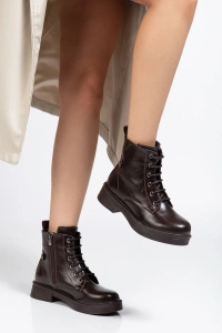 02-2003 Kahve Kırışık Rugan Bağcıklı Fermuarlı Günlük Kadın Bot