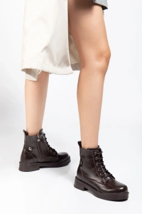 02-2003 Kahve Kırışık Rugan Bağcıklı Fermuarlı Günlük Kadın Bot