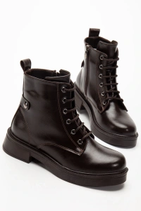 02-2003 Kahve Kırışık Rugan Bağcıklı Fermuarlı Günlük Kadın Bot