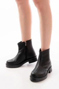 02-3033 Siyah Fermuarlı Günlük Kadın Bot