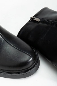 02-3033 Siyah Kırışık Rugan Fermuarlı Günlük Kadın Bot