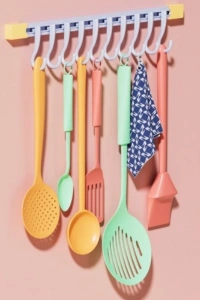 10 Kancalı Raylı Mutfak ve Banyo Düzenleyici Askı