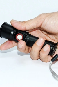 1.000 Lümen USB Şarjlı Led EL Feneri Wt-611