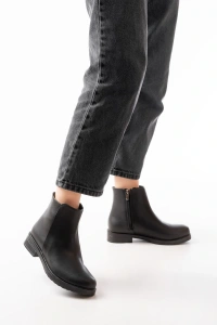 165-204 Siyah Fermuarlı Günlük Kadın Bot