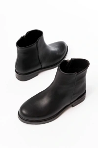 165-204 Siyah Fermuarlı Günlük Kadın Bot