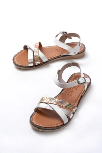 205-015 Beyaz Garni Ortopedik Hakiki Deri Kadın Sandalet