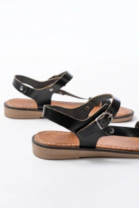 205-090 Siyah Hakiki Deri Tokalı Kadın Sandalet