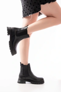 2051-2137 Siyah Lastikli Günlük Kadın Bot