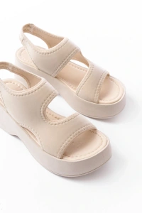 24414-573 Bej Dalgıç Günlük Dolgu Topuk Kadın Sandalet