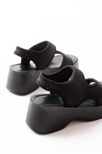 24414-573 Siyah Dalgıç Günlük Dolgu Topuk Kadın Sandalet