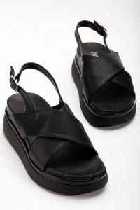 24422-1164 Siyah Dolgu Topuk Kadın Sandalet