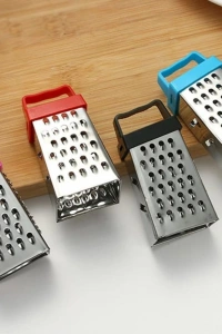3 Fonksiyonlu Mıknatıslı Mini Sarımsak Peynir Rendesi 8 cm