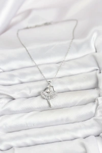 316L Çelik Gümüş Renk Balerin Model Kadın Kolye