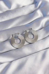 316L Çelik Gümüş Renk Oval Çizgili Plaka Küpe