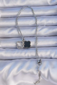 316L Çelik Gümüş Renk Siyah Mineli Zirkon Taşlı Yonca Figürlü Kolye