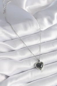 316L Çelik Gümüş Renk Yeşil Mineli Kalp Model Kadın Kolye