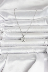 316L Çelik Zincir Gümüş Renk Yonca Model Kadın Kolye