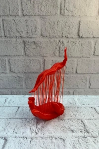 3D El Üzerinde İnsan Figürü Kırmızı Sanatsal Masa Üstü Dekor 12x18 cm