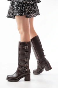 5109-3015 Kahverengi Topuklu Fermuarlı Toka Aksesuarlı Günlük Kadın Çizme