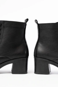 5109-3025 Siyah Bağcıklı Fermuarlı Kalın Topuklu Günlük Kadın Bot