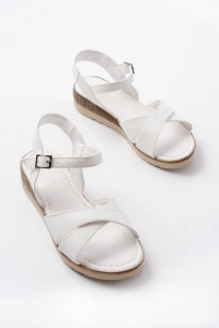 692-564 Beyaz Ortopedik Taban Çapraz Tokalı Kadın Sandalet