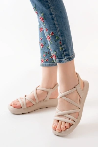 841-841 Bej Lastikli Kadın Günlük Sandalet