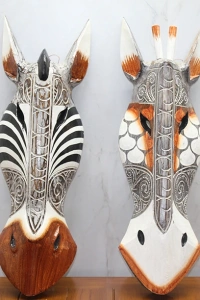 Ahşap Duvara Asmalı Maske Zebra