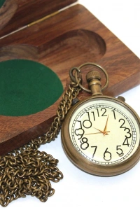 Ahşap Kutulu Pirinç Köstekli Saat Model 3